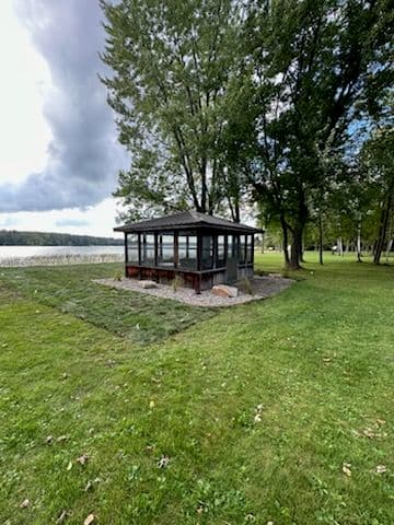 Gallery photos for Lakeside Escape Perfected by Yeti Earthworks: Image #3